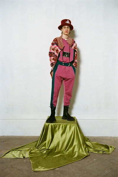 Look 10